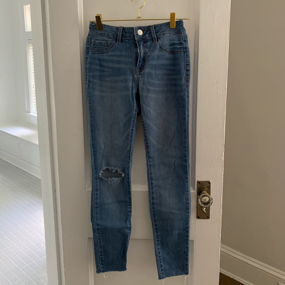Refuge Skinny Jeans with Knee Rip